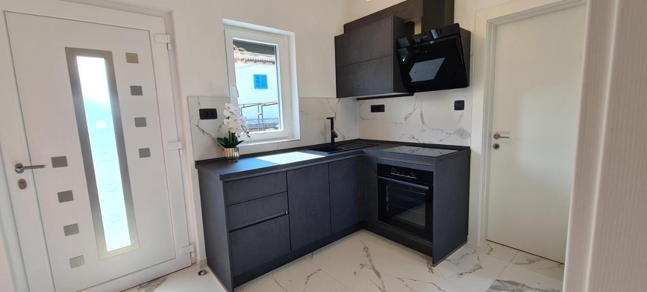 Apartments Rajna Čižići Екстериор снимка
