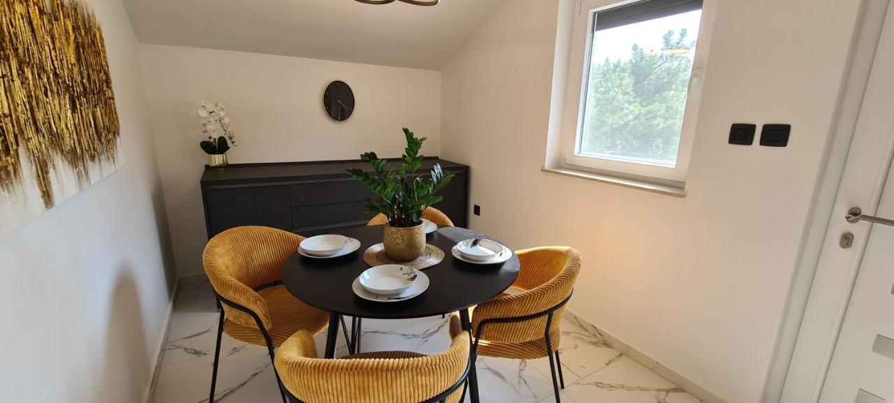 Apartments Rajna Čižići Екстериор снимка